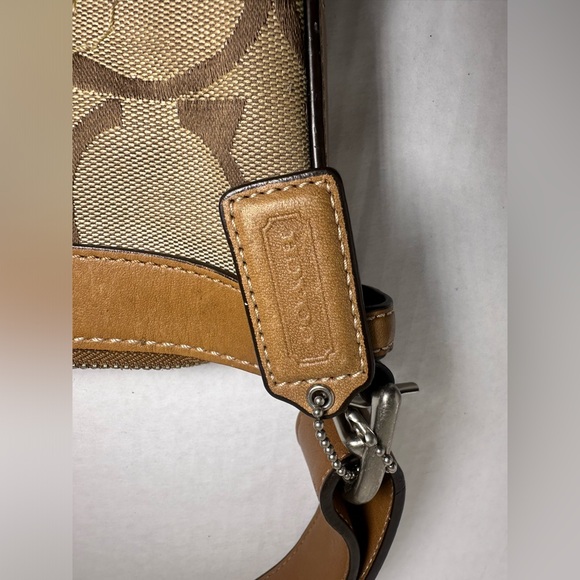 Coach Hobo Handbag Tote Signature Canvas Brown/Tan A0949-F13358 Preowned - Picture 4 of 6